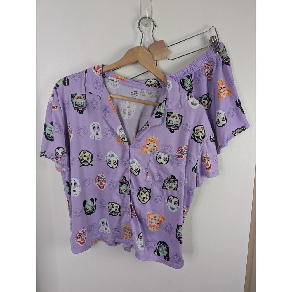 Halloween Pajamas Women's Size Medium M Purple Vintage Masks Pattern Shorts 2 Pc
